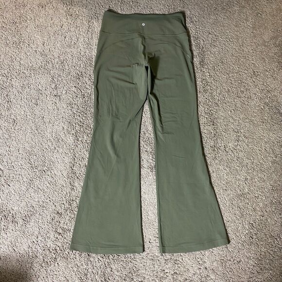 Lululemon Size 14 Groove Super High Rise Flared Pant Nulu 32.5" Army Green - Picture 2 of 7